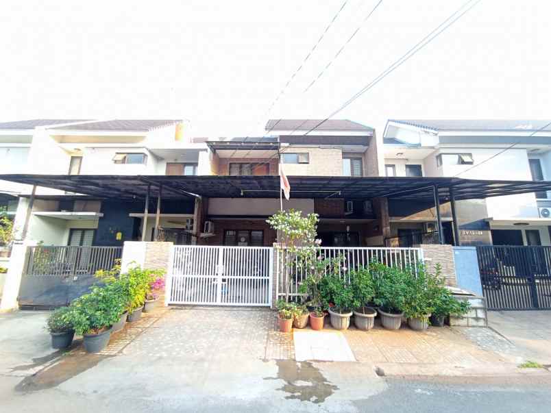 dijual rumah cluster aralia harapan