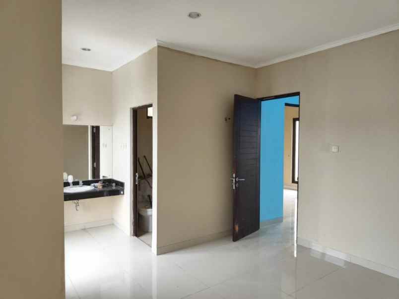 dijual rumah cluster arana kota harapan