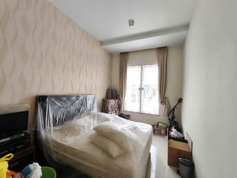 dijual rumah cluster bahamas kenangan