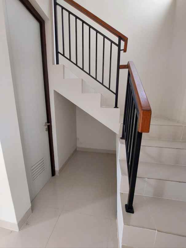 dijual rumah cluster cherry ville grand