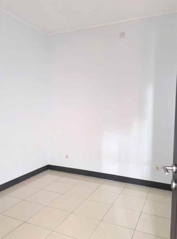 dijual rumah cluster ebony green ara