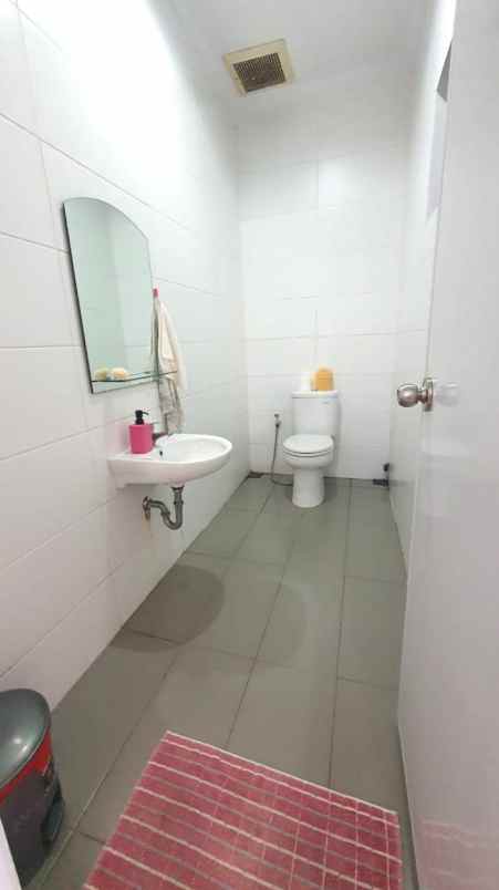 dijual rumah cluster lantana jgc