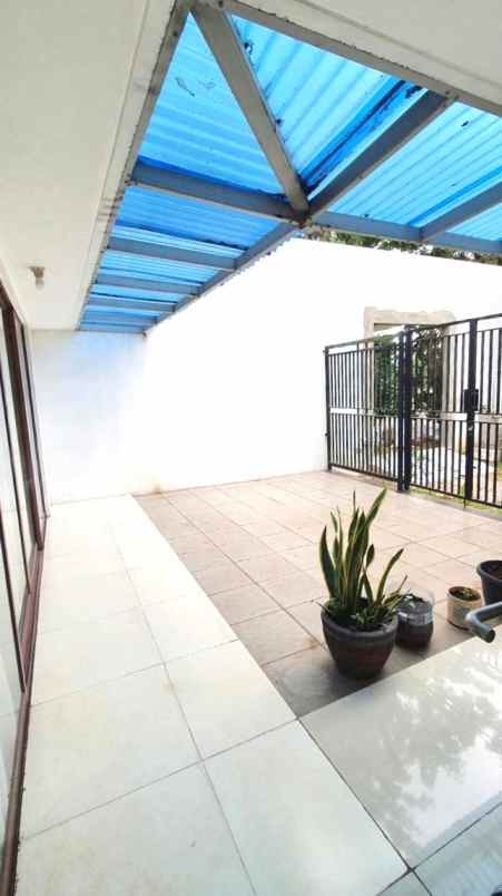 dijual rumah cluster lantana jgc