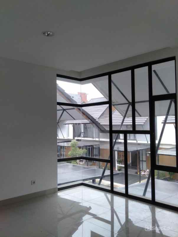 dijual rumah cluster mahakam jgc