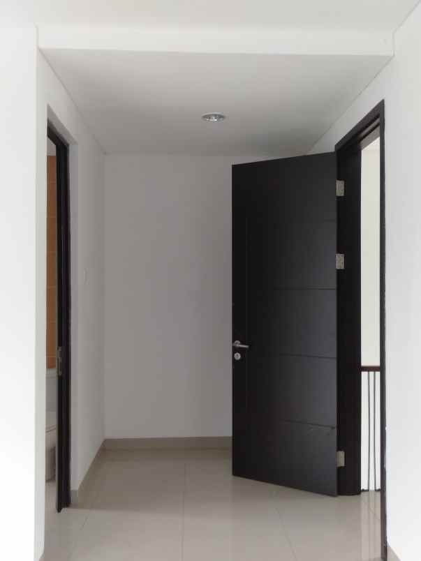 dijual rumah cluster mahakam jgc