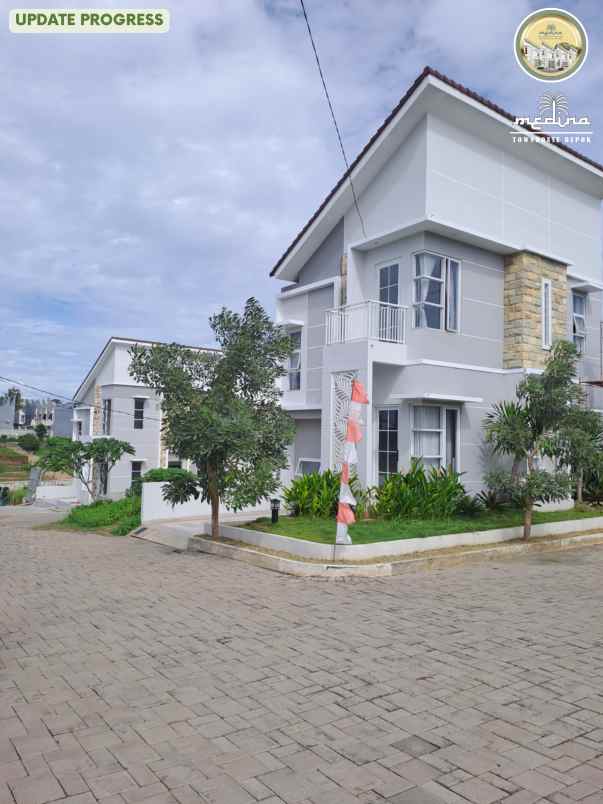 dijual rumah cluster medina townhouse