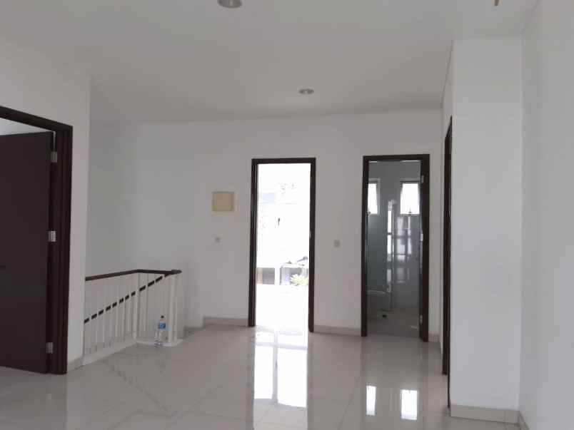 dijual rumah cluster palm spring jgc