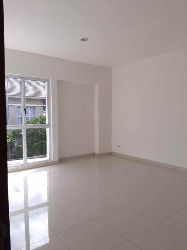 dijual rumah cluster palm spring jgc