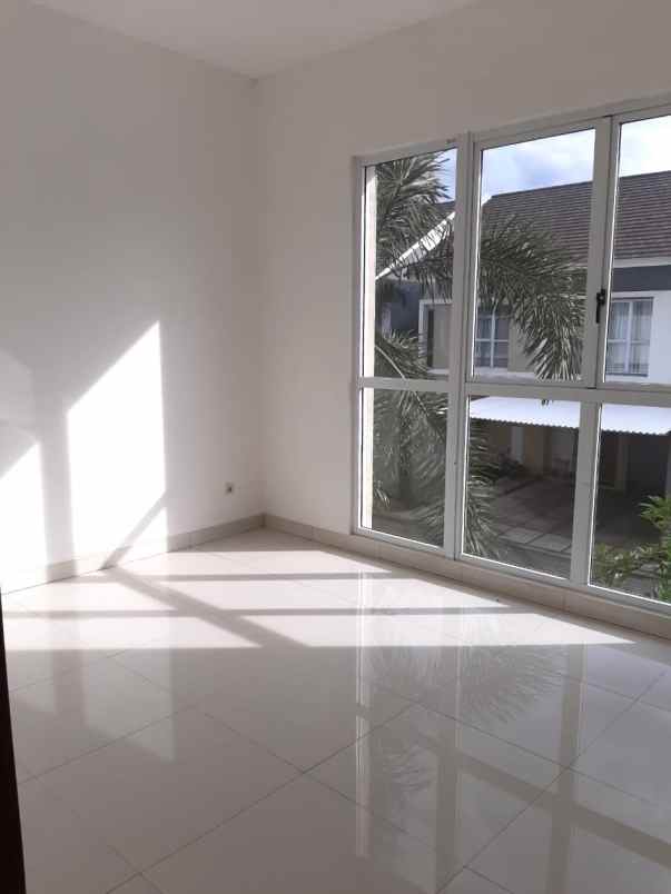 dijual rumah cluster palm spring jgc