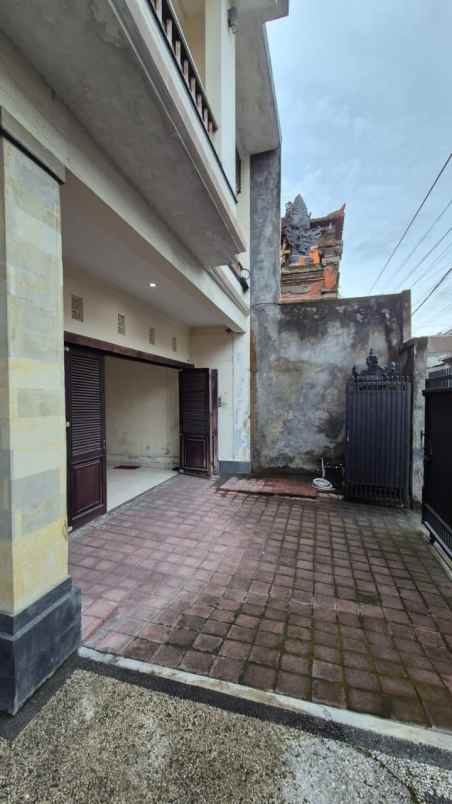dijual rumah dalung permai