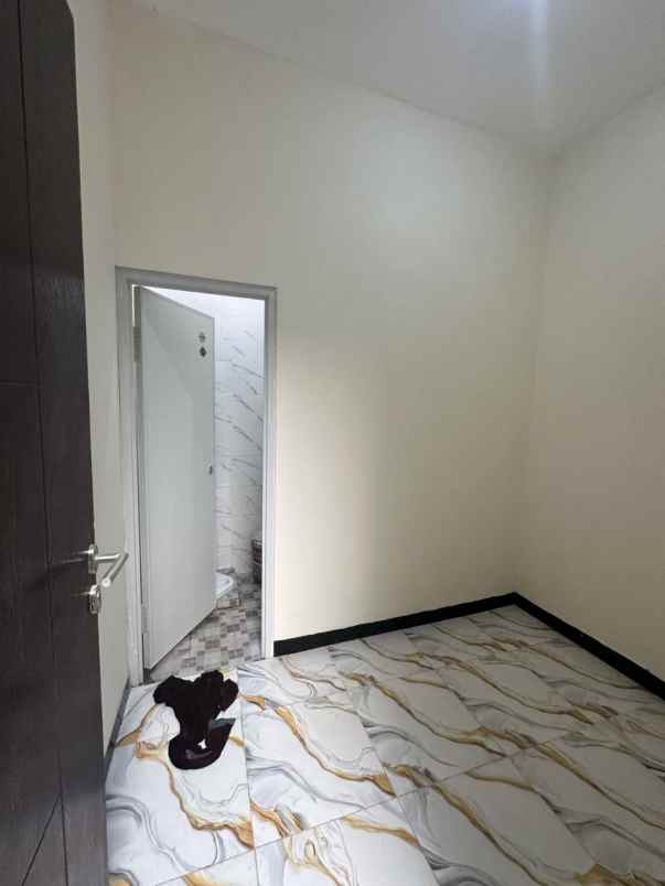 dijual rumah darmo indah timur