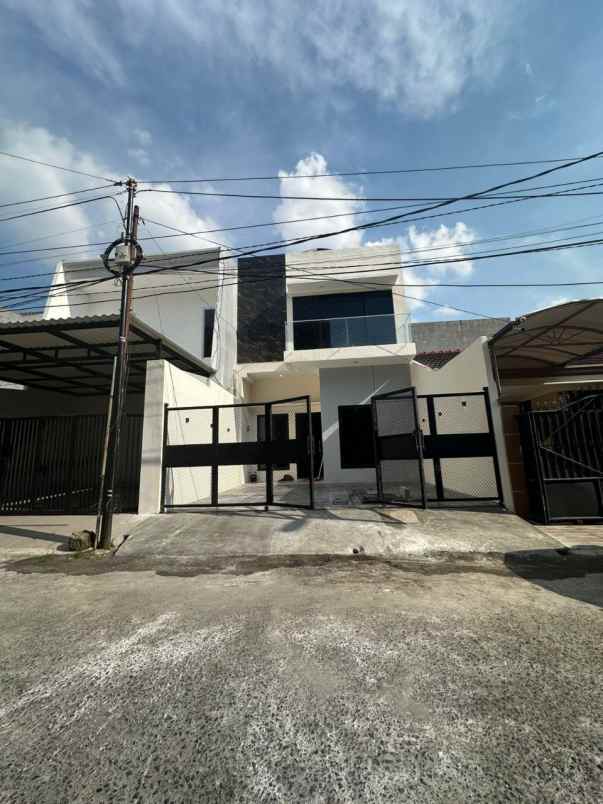 dijual rumah darmo indah timur