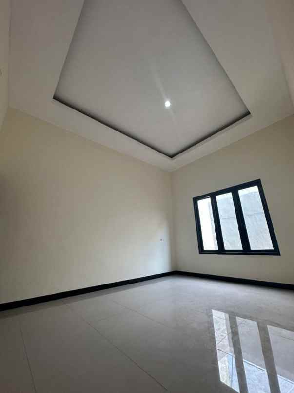 dijual rumah darmo indah timur