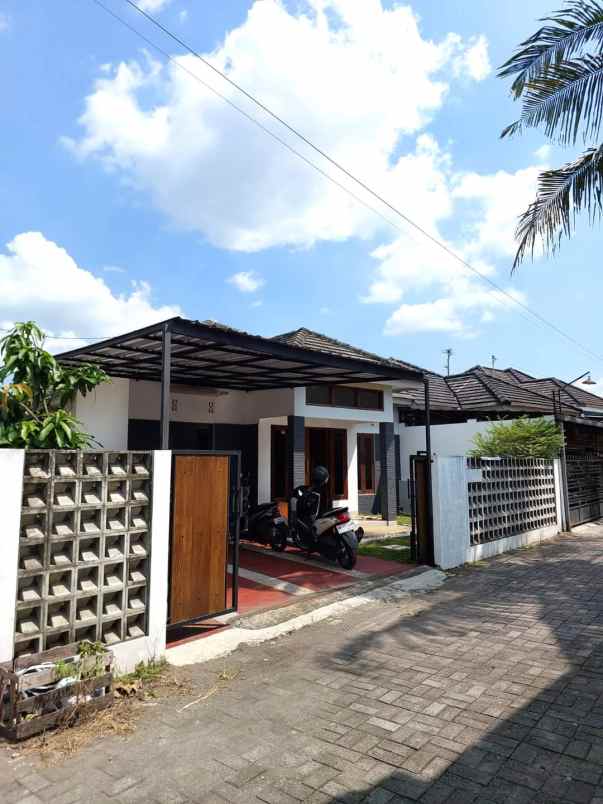 dijual rumah dekat rs pku sleman