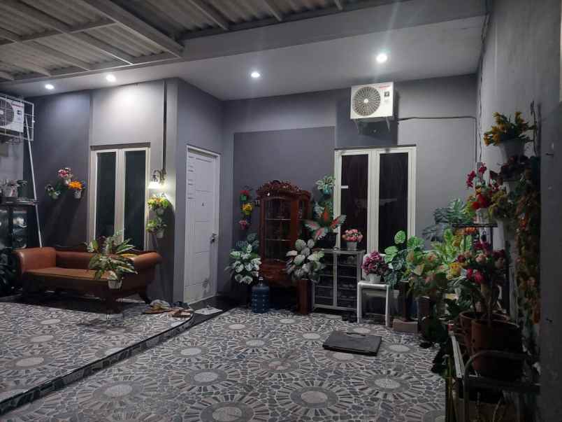 dijual rumah deltasari waru