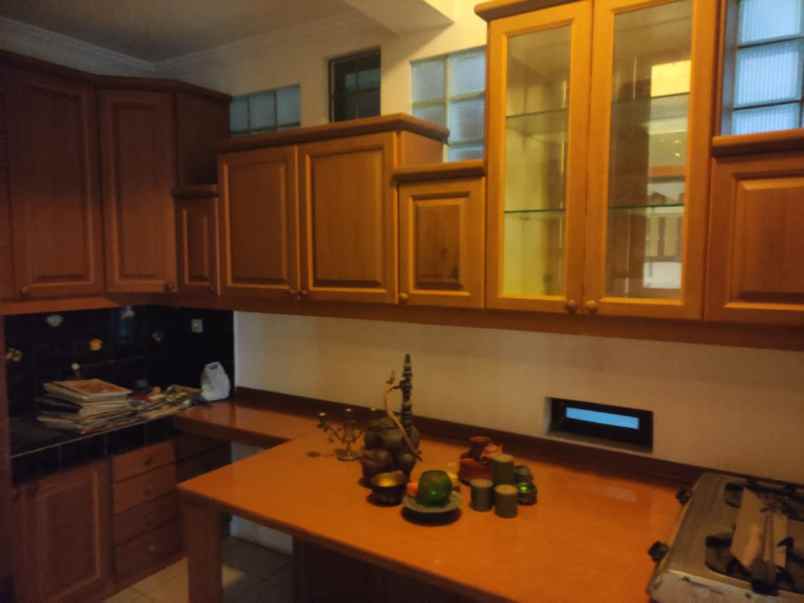 dijual rumah deplu kreo