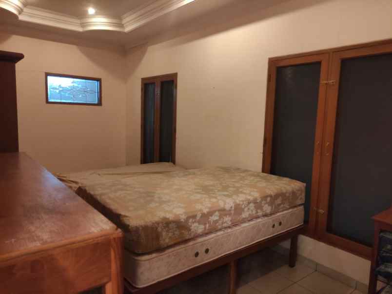 dijual rumah deplu kreo