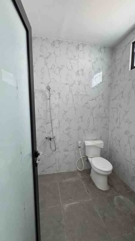 dijual rumah dharmahusada mas