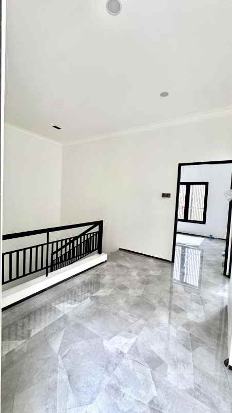 dijual rumah dharmahusada mas