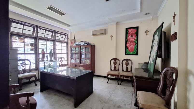 dijual rumah di area tebet