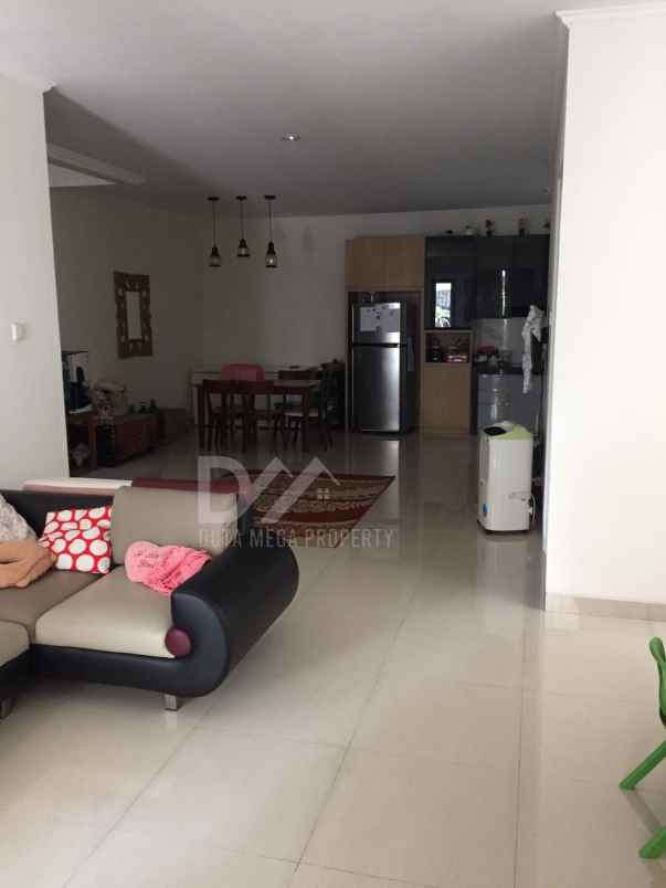 dijual rumah di bsd city