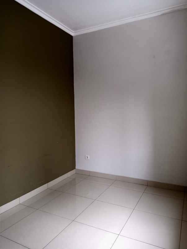 dijual rumah di cluster vernonia summarecon bekasi