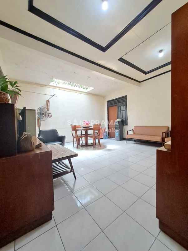 dijual rumah di kembang lio pancoran mas depok