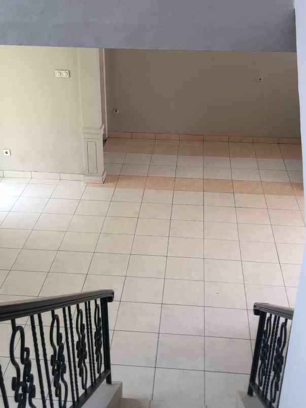 dijual rumah di legenda wisata cibubur