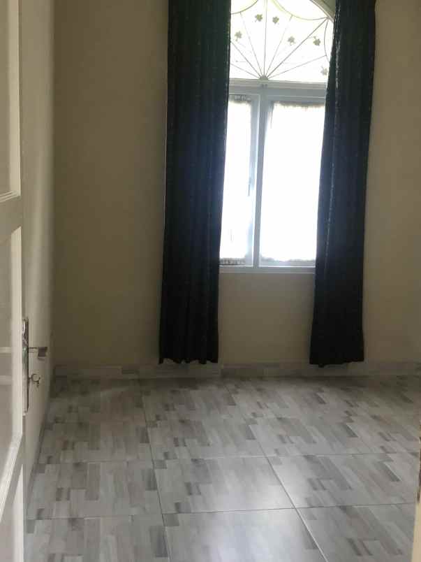 dijual rumah di legenda wisata cibubur