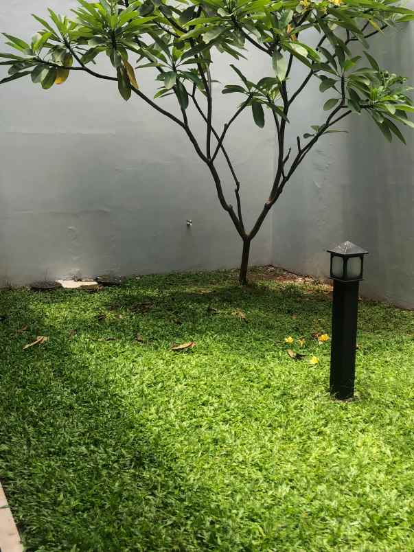 dijual rumah di legenda wisata cibubur