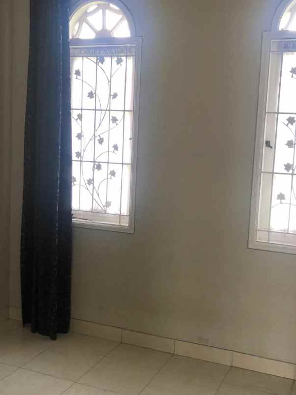 dijual rumah di legenda wisata cibubur