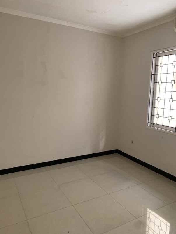 dijual rumah di legenda wisata cibubur