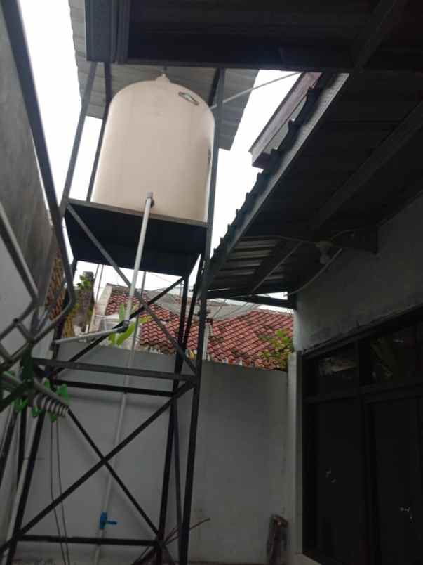 dijual rumah di perumahan griya delanggu indah f4