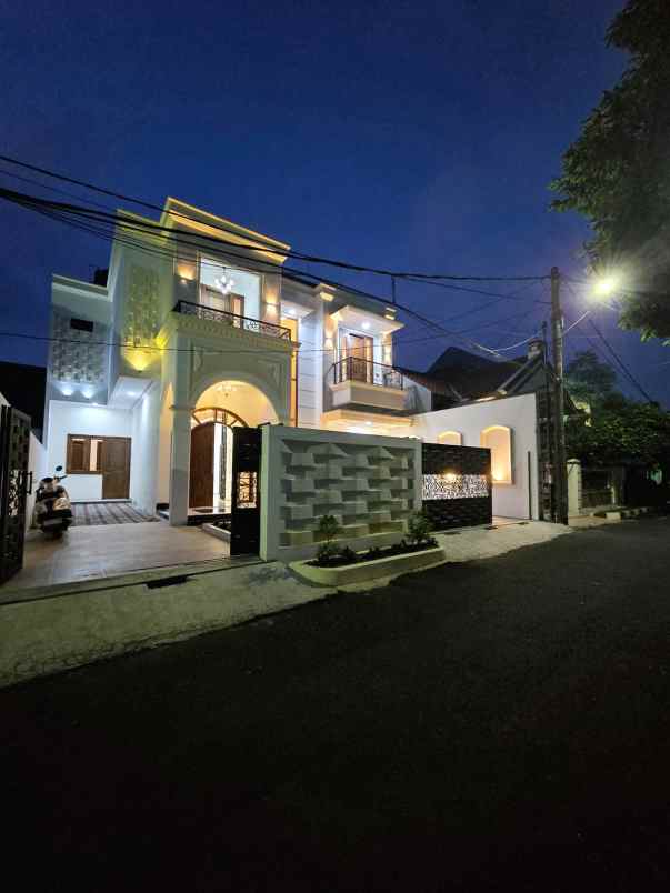 dijual rumah duren sawit