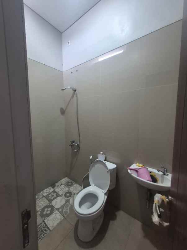 dijual rumah duren sawit jakarta timur