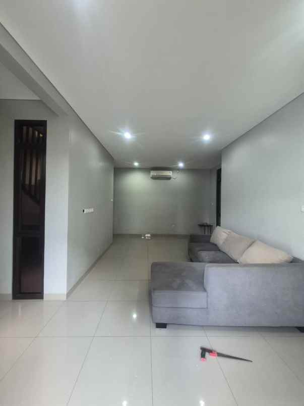 dijual rumah duren sawit jakarta timur