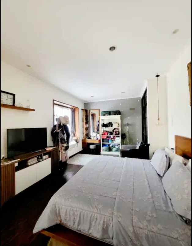 dijual rumah elista village paramount