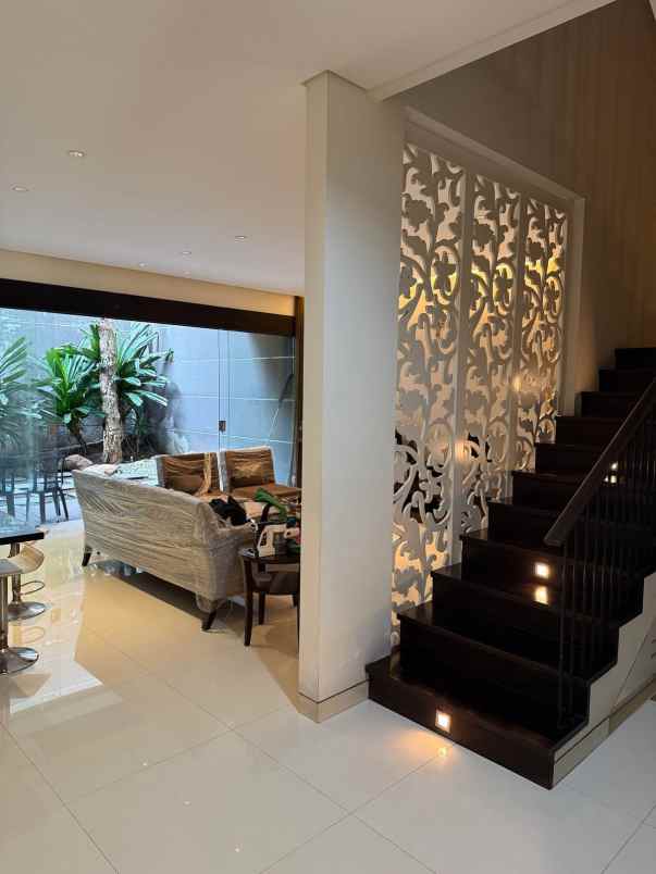 dijual rumah galaxy bumi permai araya 1