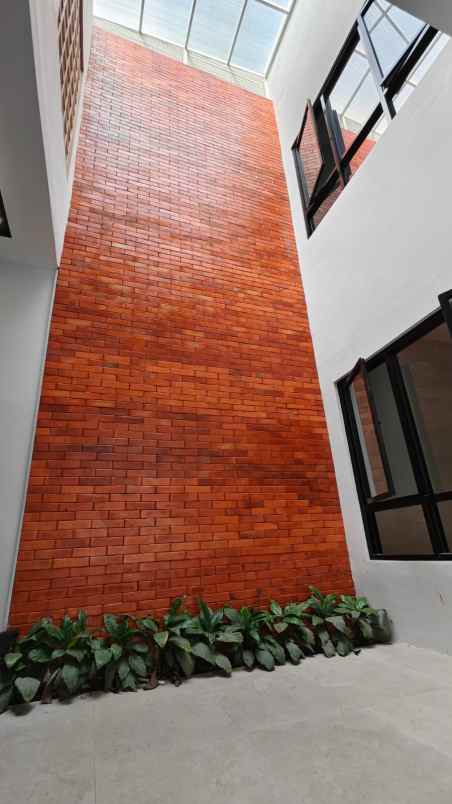 dijual rumah gayungsari barat