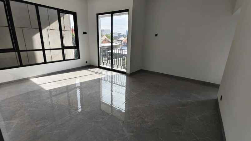 dijual rumah gayungsari barat