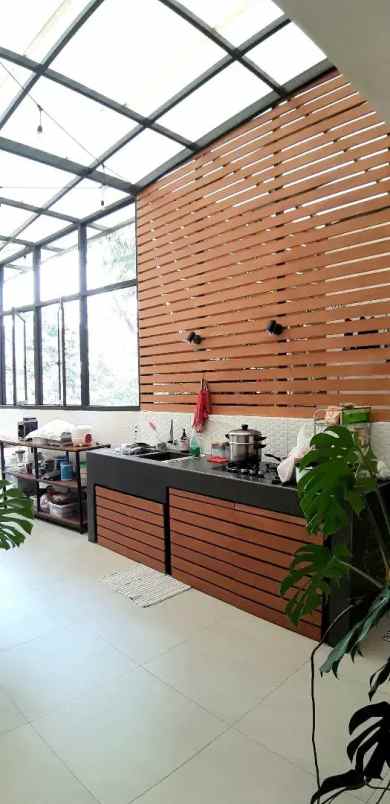 dijual rumah gegerkalong