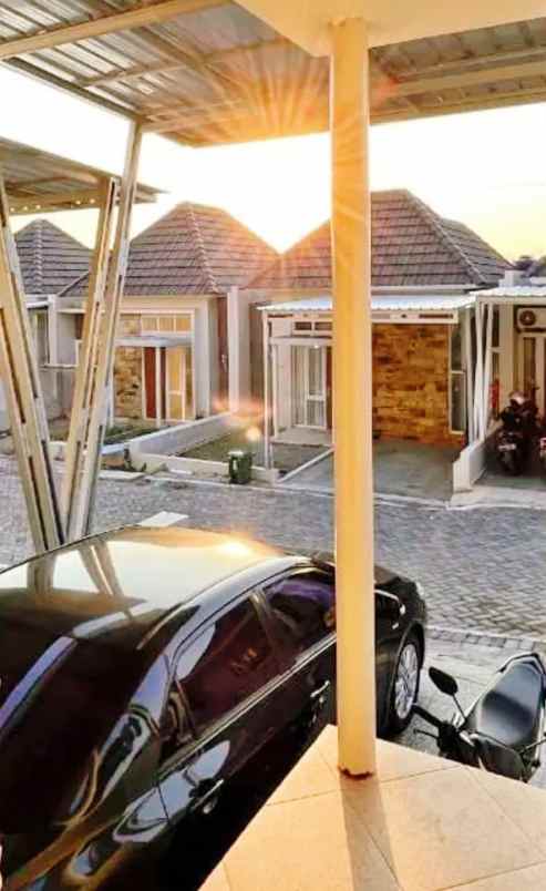 dijual rumah grafika