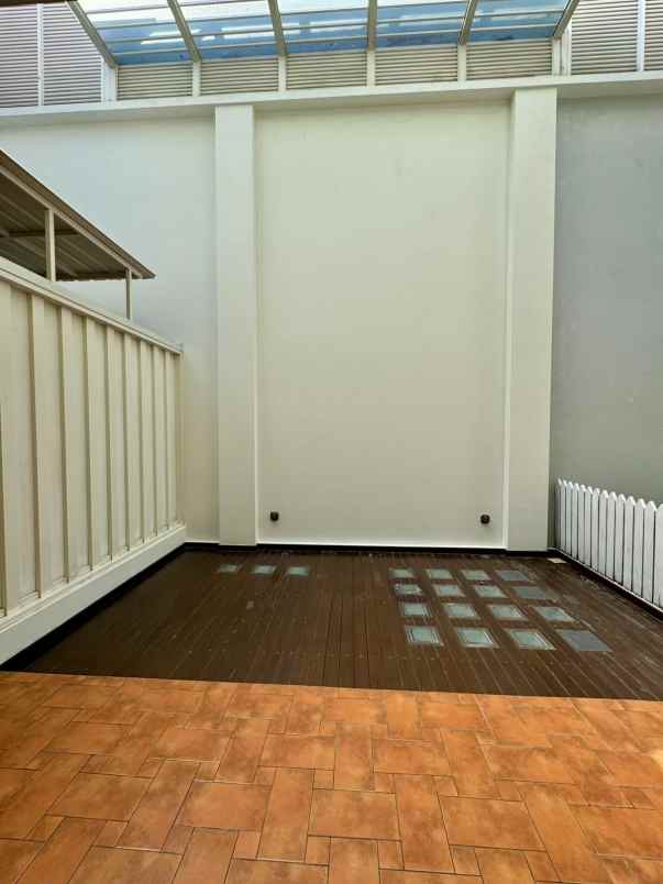 dijual rumah graha famili