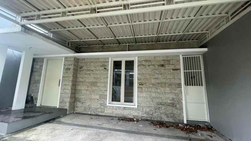 dijual rumah graha santosa