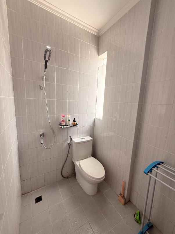 dijual rumah grand batavia pasar kemis