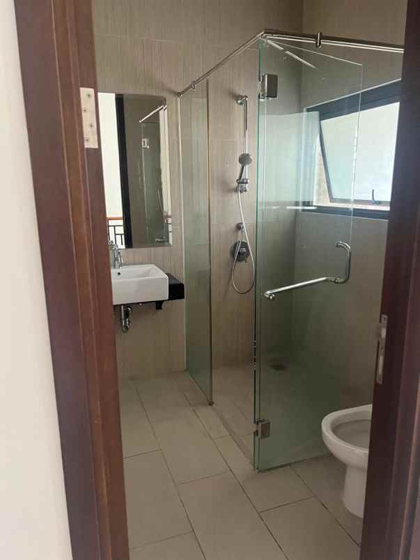 dijual rumah greenwich park bsd city