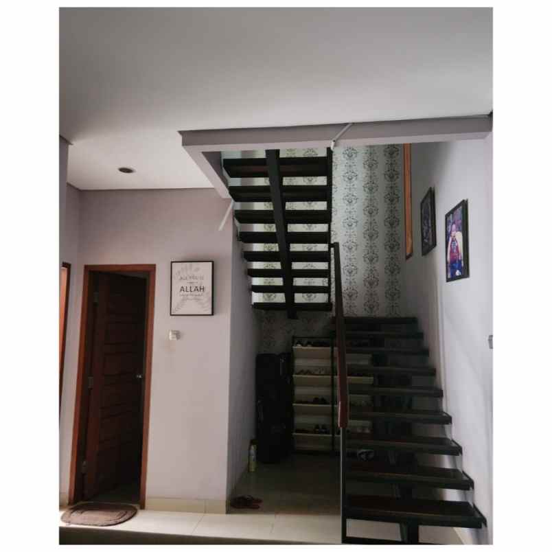 dijual rumah greenwoods townhouse