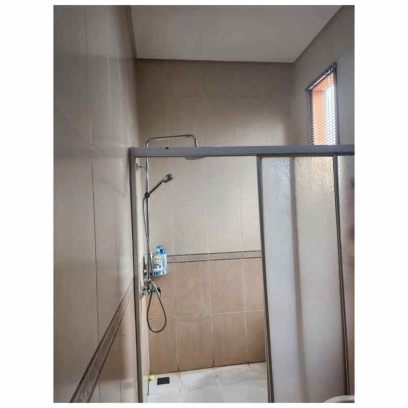 dijual rumah greenwoods townhouse