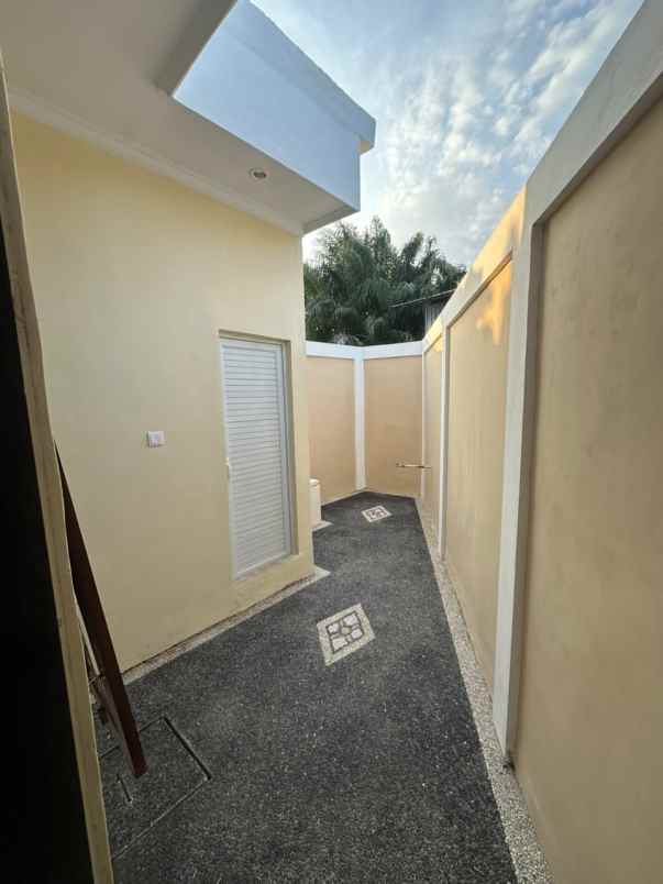 dijual rumah jalan anggungan lukluk