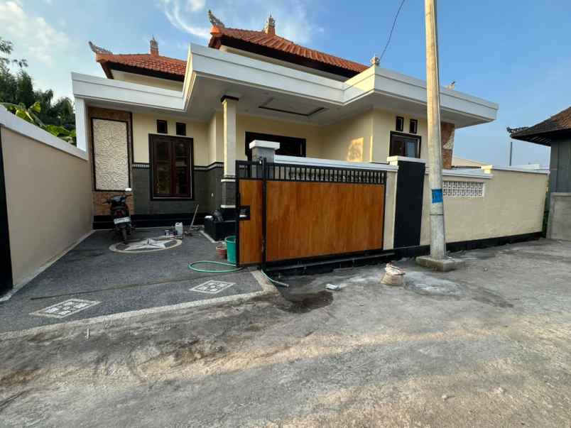 dijual rumah jalan anggungan lukluk